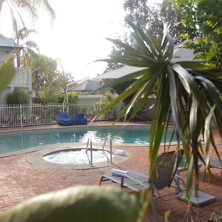 At The Sound Noosa Motel Noosaville Esterno foto