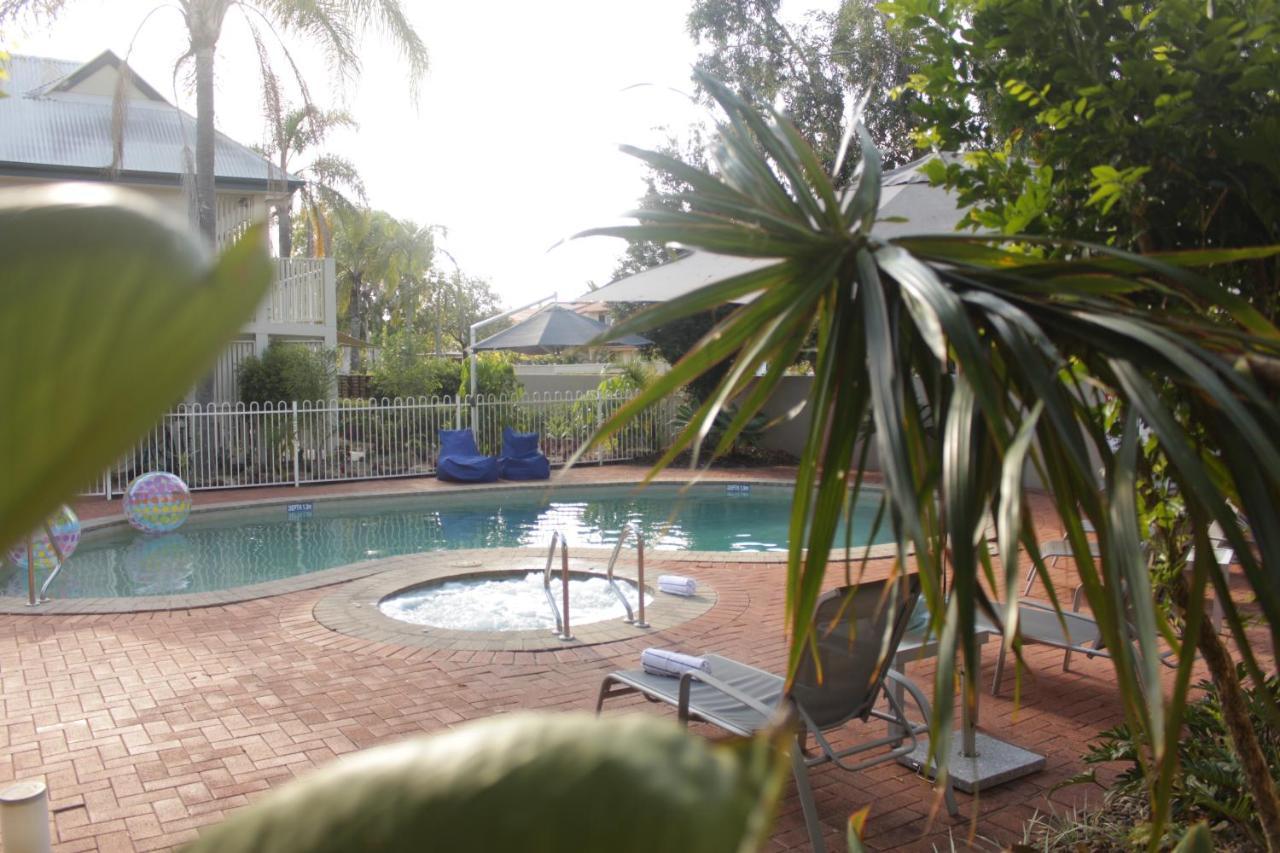 At The Sound Noosa Motel Noosaville Esterno foto