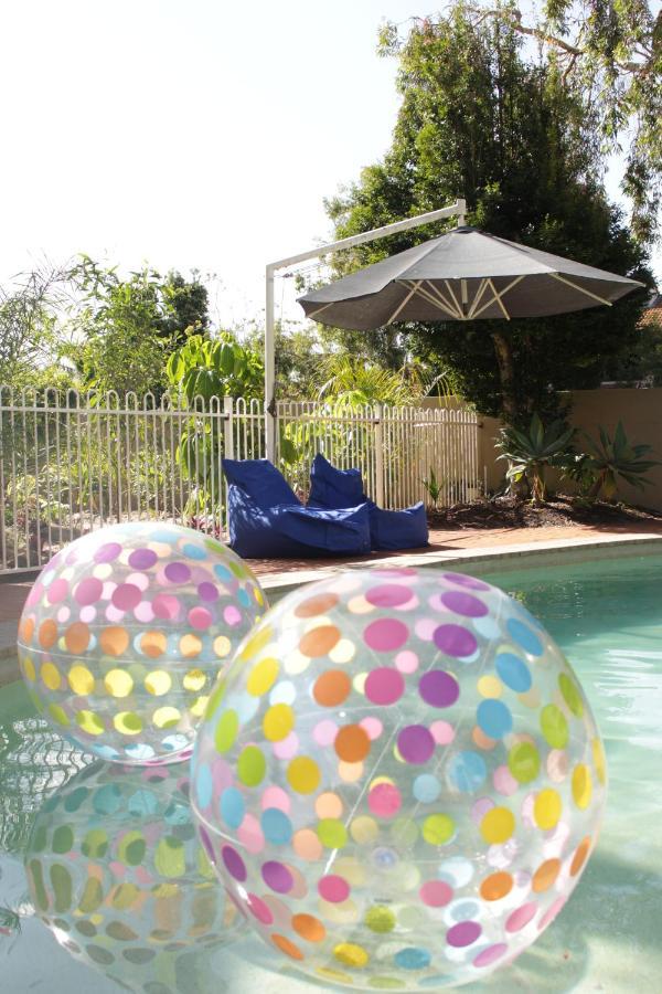 At The Sound Noosa Motel Noosaville Esterno foto