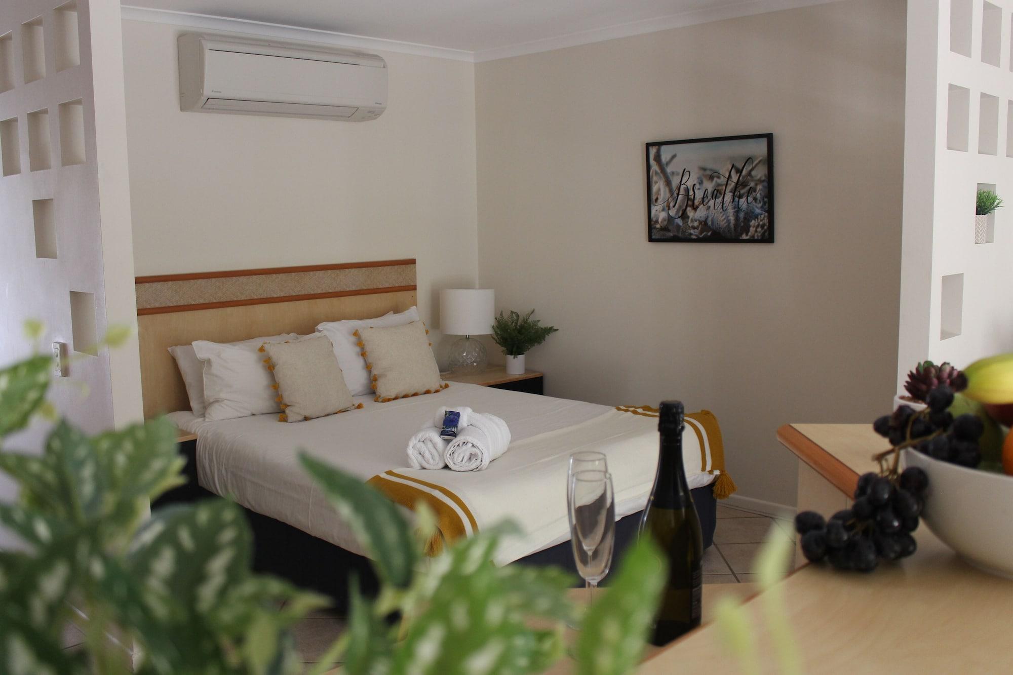 At The Sound Noosa Motel Noosaville Esterno foto