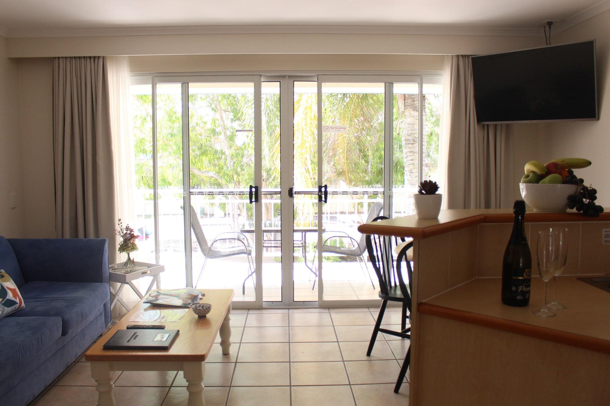 At The Sound Noosa Motel Noosaville Esterno foto