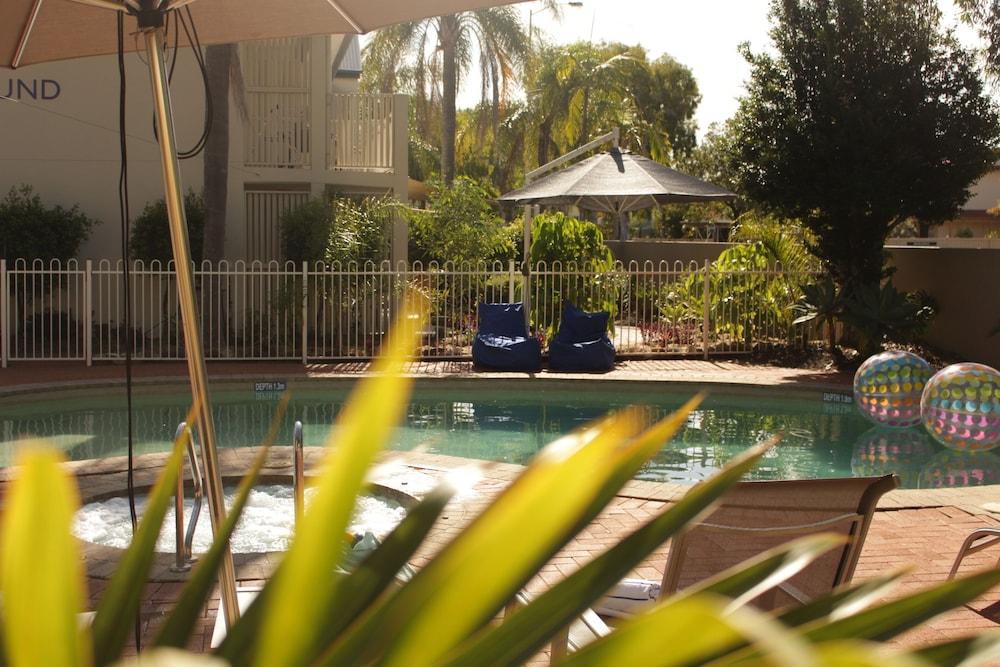 At The Sound Noosa Motel Noosaville Esterno foto