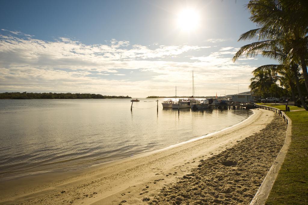 At The Sound Noosa Motel Noosaville Esterno foto