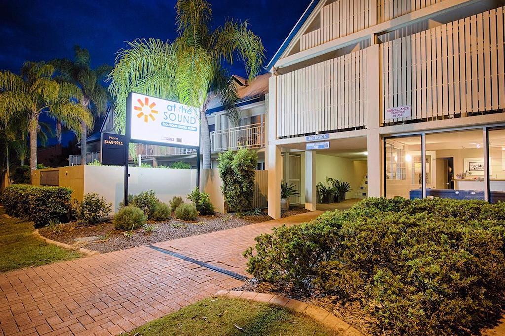 At The Sound Noosa Motel Noosaville Esterno foto